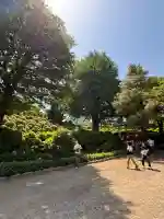 根津神社の{uncategorized: "未分類", other: "その他", undefined: "問題あり", building: "その他建物", grave: "お墓", sacred_gate: "鳥居", guardian: "狛犬", statue: "像", buddha: "仏像", history: "歴史", nature: "自然", garden: "庭園", animal: "動物", pagoda: "塔", temizu: "手水舎", mountain_gate: "山門・神門", sanctuary: "本殿・本堂", subordinate: "末社・摂社", art: "芸術", scenery: "景色", jizo: "地蔵", ema: "絵馬", goshuin: "御朱印", omikuji: "おみくじ", items: "授与品その他", amulet: "お守り", goshuincho: "御朱印帳", eats: "食事", festival: "お祭り", votive_dance: "神楽", shichigosan: "七五三参", wedding: "結婚式", experience: "体験その他", initially: "初詣", around: "周辺", anti_infection: "感染症対策"}
