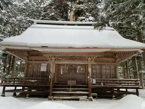 高倉神社の{uncategorized: "未分類", other: "その他", undefined: "問題あり", building: "その他建物", grave: "お墓", sacred_gate: "鳥居", guardian: "狛犬", statue: "像", buddha: "仏像", history: "歴史", nature: "自然", garden: "庭園", animal: "動物", pagoda: "塔", temizu: "手水舎", mountain_gate: "山門・神門", sanctuary: "本殿・本堂", subordinate: "末社・摂社", art: "芸術", scenery: "景色", jizo: "地蔵", ema: "絵馬", goshuin: "御朱印", omikuji: "おみくじ", items: "授与品その他", amulet: "お守り", goshuincho: "御朱印帳", eats: "食事", festival: "お祭り", votive_dance: "神楽", shichigosan: "七五三参", wedding: "結婚式", experience: "体験その他", initially: "初詣", around: "周辺", anti_infection: "感染症対策"}