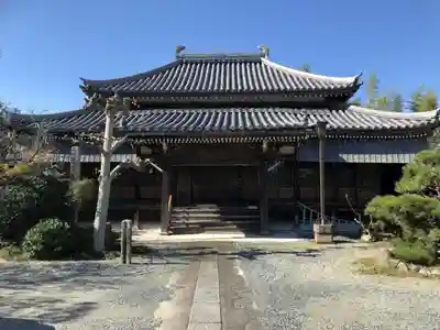 信楽寺の本殿・本堂