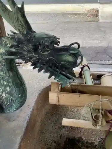 新羅神社の手水舎