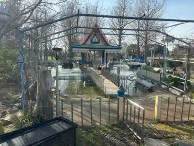 ワットパクナム日本別院の庭園