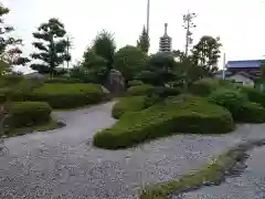 禅原寺の庭園