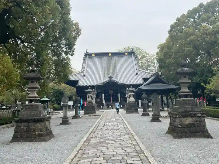 鑁阿寺の{uncategorized: "未分類", other: "その他", undefined: "問題あり", building: "その他建物", grave: "お墓", sacred_gate: "鳥居", guardian: "狛犬", statue: "像", buddha: "仏像", history: "歴史", nature: "自然", garden: "庭園", animal: "動物", pagoda: "塔", temizu: "手水舎", mountain_gate: "山門・神門", sanctuary: "本殿・本堂", subordinate: "末社・摂社", art: "芸術", scenery: "景色", jizo: "地蔵", ema: "絵馬", goshuin: "御朱印", omikuji: "おみくじ", items: "授与品その他", amulet: "お守り", goshuincho: "御朱印帳", eats: "食事", festival: "お祭り", votive_dance: "神楽", shichigosan: "七五三参", wedding: "結婚式", experience: "体験その他", initially: "初詣", around: "周辺", anti_infection: "感染症対策"}