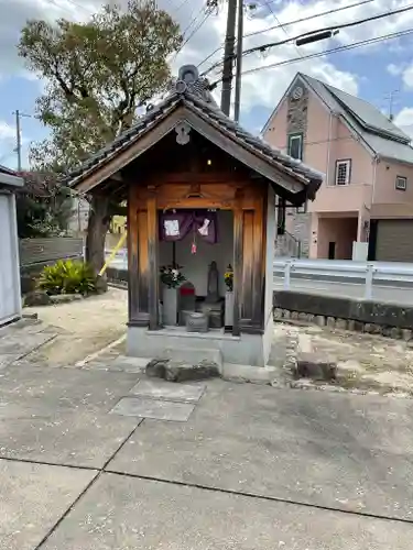 地蔵尊（岡本）の本殿・本堂