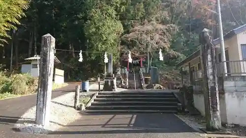 菅東山出世稲荷神社のその他建物