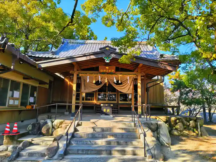 伊曽島神社の本殿・本堂