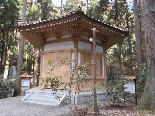 御岩神社のその他建物