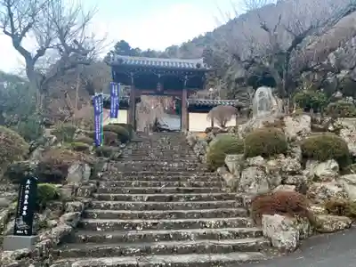 身延山 本行坊の山門・神門