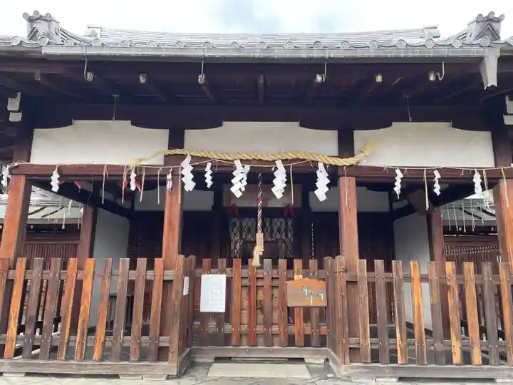 六請神社の本殿・本堂