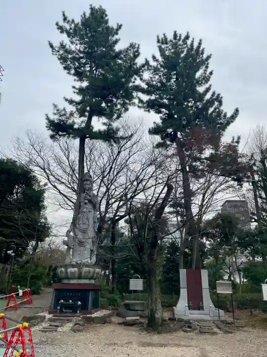 増上寺の{uncategorized: "未分類", other: "その他", undefined: "問題あり", building: "その他建物", grave: "お墓", sacred_gate: "鳥居", guardian: "狛犬", statue: "像", buddha: "仏像", history: "歴史", nature: "自然", garden: "庭園", animal: "動物", pagoda: "塔", temizu: "手水舎", mountain_gate: "山門・神門", sanctuary: "本殿・本堂", subordinate: "末社・摂社", art: "芸術", scenery: "景色", jizo: "地蔵", ema: "絵馬", goshuin: "御朱印", omikuji: "おみくじ", items: "授与品その他", amulet: "お守り", goshuincho: "御朱印帳", eats: "食事", festival: "お祭り", votive_dance: "神楽", shichigosan: "七五三参", wedding: "結婚式", experience: "体験その他", initially: "初詣", around: "周辺", anti_infection: "感染症対策"}