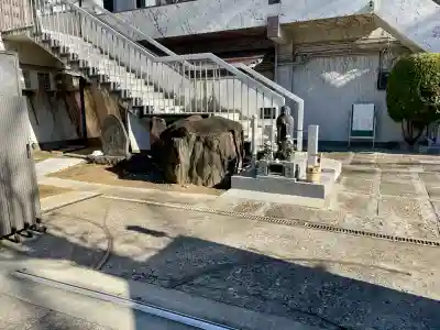 真乗院の{uncategorized: "未分類", other: "その他", undefined: "問題あり", building: "その他建物", grave: "お墓", sacred_gate: "鳥居", guardian: "狛犬", statue: "像", buddha: "仏像", history: "歴史", nature: "自然", garden: "庭園", animal: "動物", pagoda: "塔", temizu: "手水舎", mountain_gate: "山門・神門", sanctuary: "本殿・本堂", subordinate: "末社・摂社", art: "芸術", scenery: "景色", jizo: "地蔵", ema: "絵馬", goshuin: "御朱印", omikuji: "おみくじ", items: "授与品その他", amulet: "お守り", goshuincho: "御朱印帳", eats: "食事", festival: "お祭り", votive_dance: "神楽", shichigosan: "七五三参", wedding: "結婚式", experience: "体験その他", initially: "初詣", around: "周辺", anti_infection: "感染症対策"}