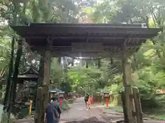 高尾山薬王院の山門