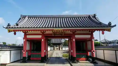 林光寺の山門