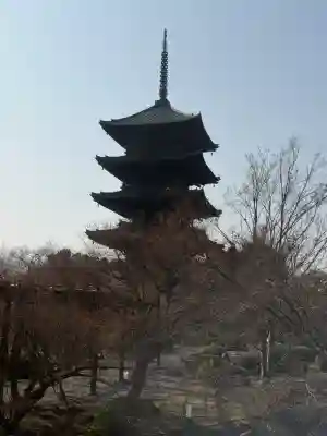 東寺(教王護国寺)の{uncategorized: "未分類", other: "その他", undefined: "問題あり", building: "その他建物", grave: "お墓", sacred_gate: "鳥居", guardian: "狛犬", statue: "像", buddha: "仏像", history: "歴史", nature: "自然", garden: "庭園", animal: "動物", pagoda: "塔", temizu: "手水舎", mountain_gate: "山門・神門", sanctuary: "本殿・本堂", subordinate: "末社・摂社", art: "芸術", scenery: "景色", jizo: "地蔵", ema: "絵馬", goshuin: "御朱印", omikuji: "おみくじ", items: "授与品その他", amulet: "お守り", goshuincho: "御朱印帳", eats: "食事", festival: "お祭り", votive_dance: "神楽", shichigosan: "七五三参", wedding: "結婚式", experience: "体験その他", initially: "初詣", around: "周辺", anti_infection: "感染症対策"}
