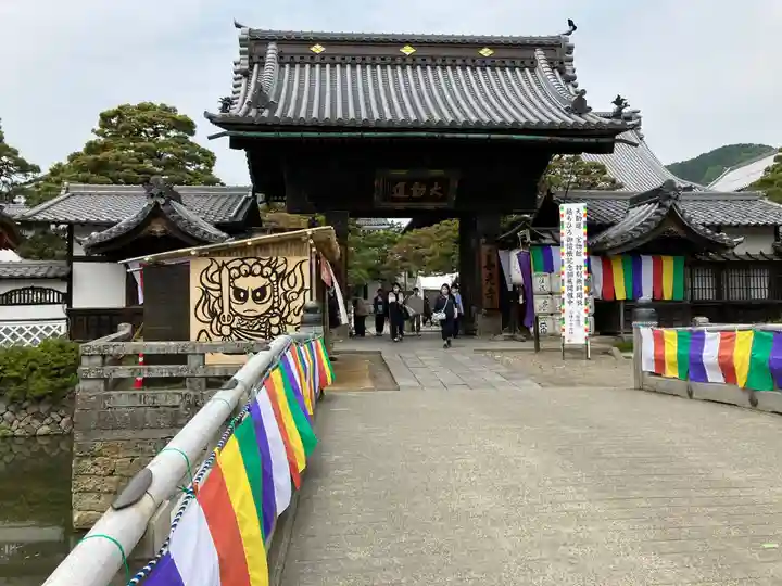 善光寺大本願の山門・神門