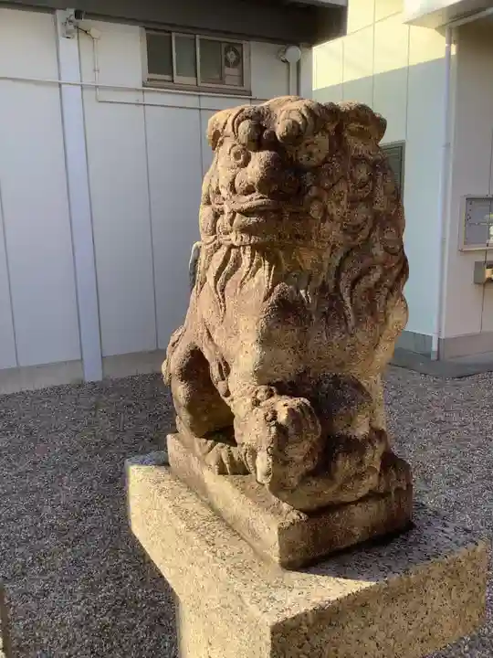 稲荷社(辰巳稲荷社)の狛犬