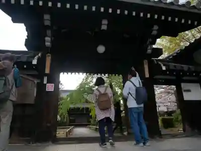 上品蓮台寺の山門・神門