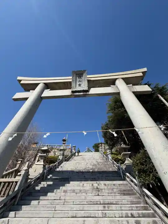 亀山八幡宮の{uncategorized: "未分類", other: "その他", undefined: "問題あり", building: "その他建物", grave: "お墓", sacred_gate: "鳥居", guardian: "狛犬", statue: "像", buddha: "仏像", history: "歴史", nature: "自然", garden: "庭園", animal: "動物", pagoda: "塔", temizu: "手水舎", mountain_gate: "山門・神門", sanctuary: "本殿・本堂", subordinate: "末社・摂社", art: "芸術", scenery: "景色", jizo: "地蔵", ema: "絵馬", goshuin: "御朱印", omikuji: "おみくじ", items: "授与品その他", amulet: "お守り", goshuincho: "御朱印帳", eats: "食事", festival: "お祭り", votive_dance: "神楽", shichigosan: "七五三参", wedding: "結婚式", experience: "体験その他", initially: "初詣", around: "周辺", anti_infection: "感染症対策"}