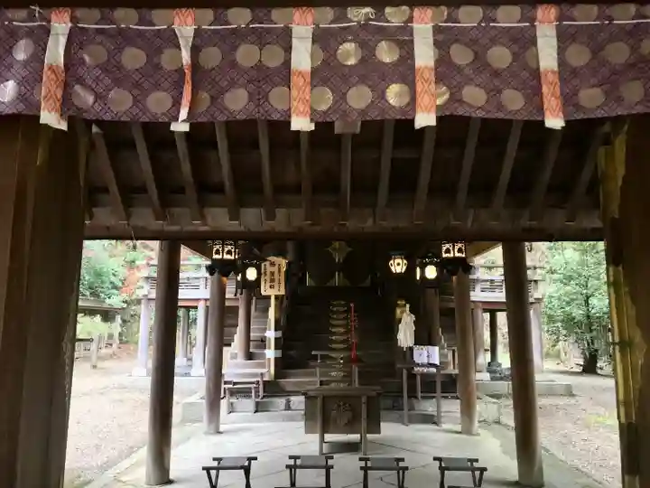 金崎宮の本殿・本堂