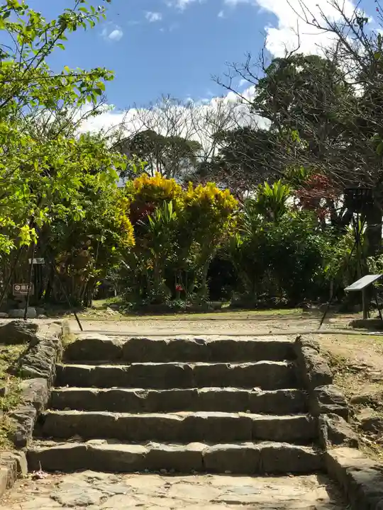 今帰仁里主所火の神(沖縄県)