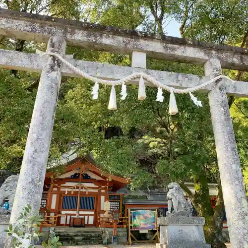 飛鳥神社の{uncategorized: "未分類", other: "その他", undefined: "問題あり", building: "その他建物", grave: "お墓", sacred_gate: "鳥居", guardian: "狛犬", statue: "像", buddha: "仏像", history: "歴史", nature: "自然", garden: "庭園", animal: "動物", pagoda: "塔", temizu: "手水舎", mountain_gate: "山門・神門", sanctuary: "本殿・本堂", subordinate: "末社・摂社", art: "芸術", scenery: "景色", jizo: "地蔵", ema: "絵馬", goshuin: "御朱印", omikuji: "おみくじ", items: "授与品その他", amulet: "お守り", goshuincho: "御朱印帳", eats: "食事", festival: "お祭り", votive_dance: "神楽", shichigosan: "七五三参", wedding: "結婚式", experience: "体験その他", initially: "初詣", around: "周辺", anti_infection: "感染症対策"}