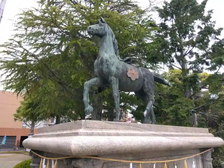 神明神社の{uncategorized: "未分類", other: "その他", undefined: "問題あり", building: "その他建物", grave: "お墓", sacred_gate: "鳥居", guardian: "狛犬", statue: "像", buddha: "仏像", history: "歴史", nature: "自然", garden: "庭園", animal: "動物", pagoda: "塔", temizu: "手水舎", mountain_gate: "山門・神門", sanctuary: "本殿・本堂", subordinate: "末社・摂社", art: "芸術", scenery: "景色", jizo: "地蔵", ema: "絵馬", goshuin: "御朱印", omikuji: "おみくじ", items: "授与品その他", amulet: "お守り", goshuincho: "御朱印帳", eats: "食事", festival: "お祭り", votive_dance: "神楽", shichigosan: "七五三参", wedding: "結婚式", experience: "体験その他", initially: "初詣", around: "周辺", anti_infection: "感染症対策"}