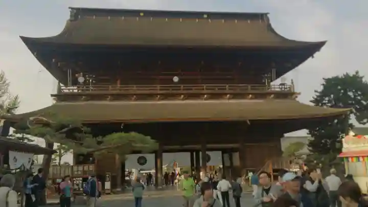 善光寺の{uncategorized: "未分類", other: "その他", undefined: "問題あり", building: "その他建物", grave: "お墓", sacred_gate: "鳥居", guardian: "狛犬", statue: "像", buddha: "仏像", history: "歴史", nature: "自然", garden: "庭園", animal: "動物", pagoda: "塔", temizu: "手水舎", mountain_gate: "山門・神門", sanctuary: "本殿・本堂", subordinate: "末社・摂社", art: "芸術", scenery: "景色", jizo: "地蔵", ema: "絵馬", goshuin: "御朱印", omikuji: "おみくじ", items: "授与品その他", amulet: "お守り", goshuincho: "御朱印帳", eats: "食事", festival: "お祭り", votive_dance: "神楽", shichigosan: "七五三参", wedding: "結婚式", experience: "体験その他", initially: "初詣", around: "周辺", anti_infection: "感染症対策"}