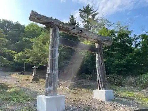 東芭露神社の鳥居