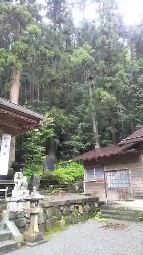 九頭龍神社の狛犬