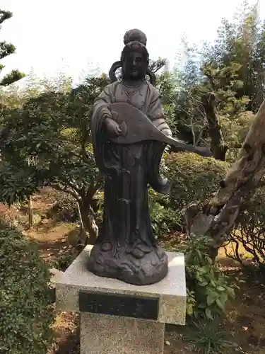 法輪寺の像