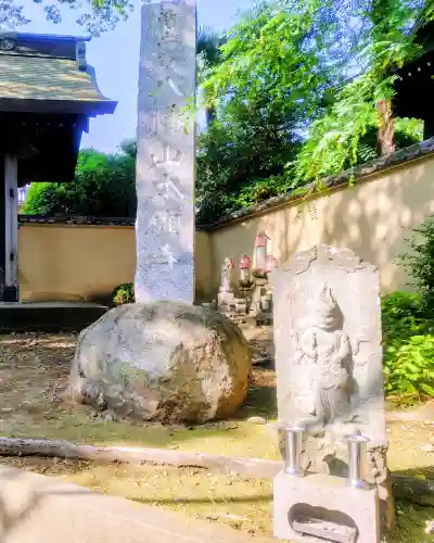本願寺の{uncategorized: "未分類", other: "その他", undefined: "問題あり", building: "その他建物", grave: "お墓", sacred_gate: "鳥居", guardian: "狛犬", statue: "像", buddha: "仏像", history: "歴史", nature: "自然", garden: "庭園", animal: "動物", pagoda: "塔", temizu: "手水舎", mountain_gate: "山門・神門", sanctuary: "本殿・本堂", subordinate: "末社・摂社", art: "芸術", scenery: "景色", jizo: "地蔵", ema: "絵馬", goshuin: "御朱印", omikuji: "おみくじ", items: "授与品その他", amulet: "お守り", goshuincho: "御朱印帳", eats: "食事", festival: "お祭り", votive_dance: "神楽", shichigosan: "七五三参", wedding: "結婚式", experience: "体験その他", initially: "初詣", around: "周辺", anti_infection: "感染症対策"}