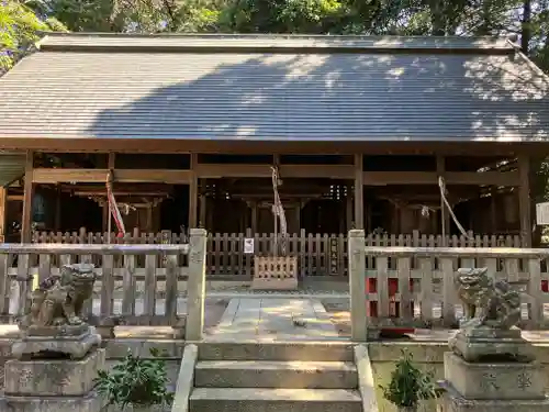 布施神社の本殿・本堂