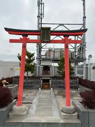 京急稲荷大神の{uncategorized: "未分類", other: "その他", undefined: "問題あり", building: "その他建物", grave: "お墓", sacred_gate: "鳥居", guardian: "狛犬", statue: "像", buddha: "仏像", history: "歴史", nature: "自然", garden: "庭園", animal: "動物", pagoda: "塔", temizu: "手水舎", mountain_gate: "山門・神門", sanctuary: "本殿・本堂", subordinate: "末社・摂社", art: "芸術", scenery: "景色", jizo: "地蔵", ema: "絵馬", goshuin: "御朱印", omikuji: "おみくじ", items: "授与品その他", amulet: "お守り", goshuincho: "御朱印帳", eats: "食事", festival: "お祭り", votive_dance: "神楽", shichigosan: "七五三参", wedding: "結婚式", experience: "体験その他", initially: "初詣", around: "周辺", anti_infection: "感染症対策"}
