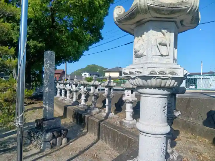 春日神社(上戸町)の{uncategorized: "未分類", other: "その他", undefined: "問題あり", building: "その他建物", grave: "お墓", sacred_gate: "鳥居", guardian: "狛犬", statue: "像", buddha: "仏像", history: "歴史", nature: "自然", garden: "庭園", animal: "動物", pagoda: "塔", temizu: "手水舎", mountain_gate: "山門・神門", sanctuary: "本殿・本堂", subordinate: "末社・摂社", art: "芸術", scenery: "景色", jizo: "地蔵", ema: "絵馬", goshuin: "御朱印", omikuji: "おみくじ", items: "授与品その他", amulet: "お守り", goshuincho: "御朱印帳", eats: "食事", festival: "お祭り", votive_dance: "神楽", shichigosan: "七五三参", wedding: "結婚式", experience: "体験その他", initially: "初詣", around: "周辺", anti_infection: "感染症対策"}