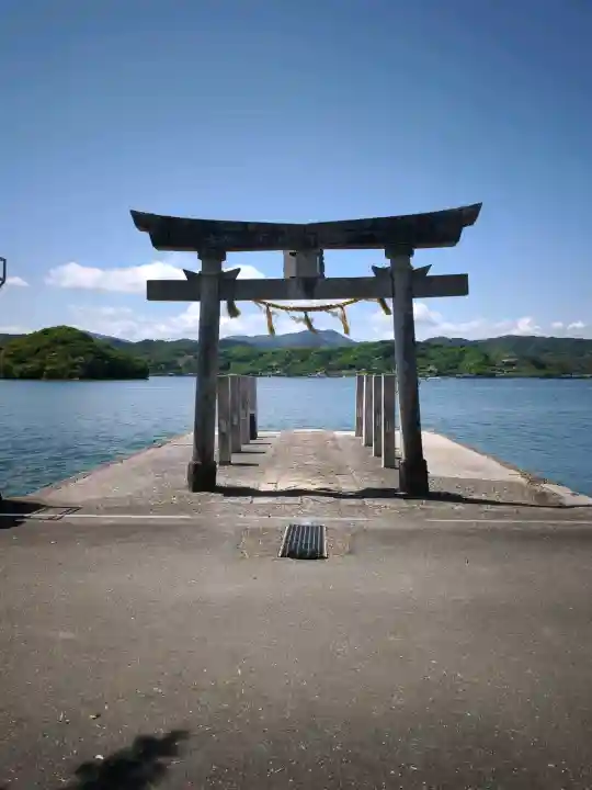 鳴無神社の{uncategorized: "未分類", other: "その他", undefined: "問題あり", building: "その他建物", grave: "お墓", sacred_gate: "鳥居", guardian: "狛犬", statue: "像", buddha: "仏像", history: "歴史", nature: "自然", garden: "庭園", animal: "動物", pagoda: "塔", temizu: "手水舎", mountain_gate: "山門・神門", sanctuary: "本殿・本堂", subordinate: "末社・摂社", art: "芸術", scenery: "景色", jizo: "地蔵", ema: "絵馬", goshuin: "御朱印", omikuji: "おみくじ", items: "授与品その他", amulet: "お守り", goshuincho: "御朱印帳", eats: "食事", festival: "お祭り", votive_dance: "神楽", shichigosan: "七五三参", wedding: "結婚式", experience: "体験その他", initially: "初詣", around: "周辺", anti_infection: "感染症対策"}