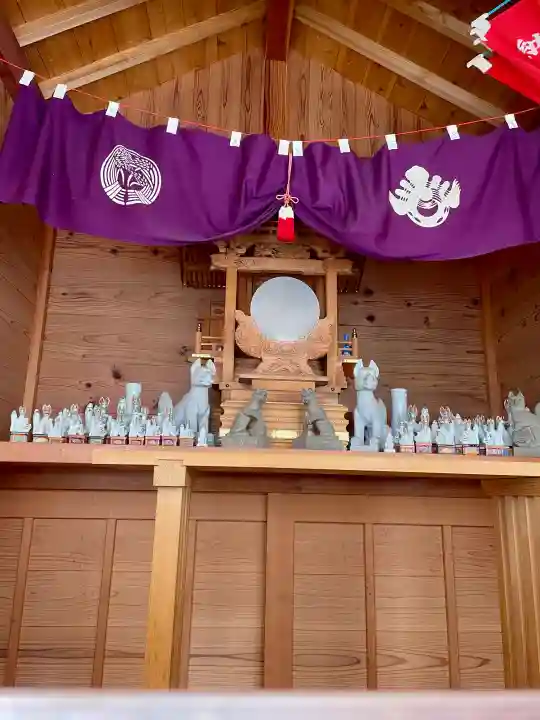 正一位原市場稲荷大明神の{uncategorized: "未分類", other: "その他", undefined: "問題あり", building: "その他建物", grave: "お墓", sacred_gate: "鳥居", guardian: "狛犬", statue: "像", buddha: "仏像", history: "歴史", nature: "自然", garden: "庭園", animal: "動物", pagoda: "塔", temizu: "手水舎", mountain_gate: "山門・神門", sanctuary: "本殿・本堂", subordinate: "末社・摂社", art: "芸術", scenery: "景色", jizo: "地蔵", ema: "絵馬", goshuin: "御朱印", omikuji: "おみくじ", items: "授与品その他", amulet: "お守り", goshuincho: "御朱印帳", eats: "食事", festival: "お祭り", votive_dance: "神楽", shichigosan: "七五三参", wedding: "結婚式", experience: "体験その他", initially: "初詣", around: "周辺", anti_infection: "感染症対策"}