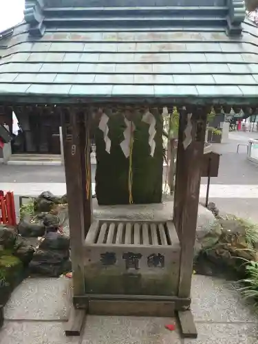 五方山熊野神社の{uncategorized: "未分類", other: "その他", undefined: "問題あり", building: "その他建物", grave: "お墓", sacred_gate: "鳥居", guardian: "狛犬", statue: "像", buddha: "仏像", history: "歴史", nature: "自然", garden: "庭園", animal: "動物", pagoda: "塔", temizu: "手水舎", mountain_gate: "山門・神門", sanctuary: "本殿・本堂", subordinate: "末社・摂社", art: "芸術", scenery: "景色", jizo: "地蔵", ema: "絵馬", goshuin: "御朱印", omikuji: "おみくじ", items: "授与品その他", amulet: "お守り", goshuincho: "御朱印帳", eats: "食事", festival: "お祭り", votive_dance: "神楽", shichigosan: "七五三参", wedding: "結婚式", experience: "体験その他", initially: "初詣", around: "周辺", anti_infection: "感染症対策"}
