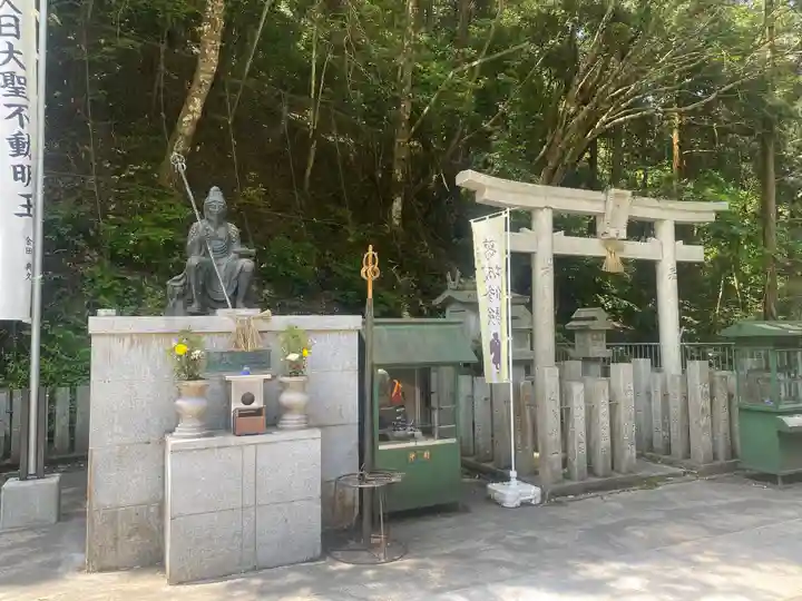 大本山七宝瀧寺(大阪府)