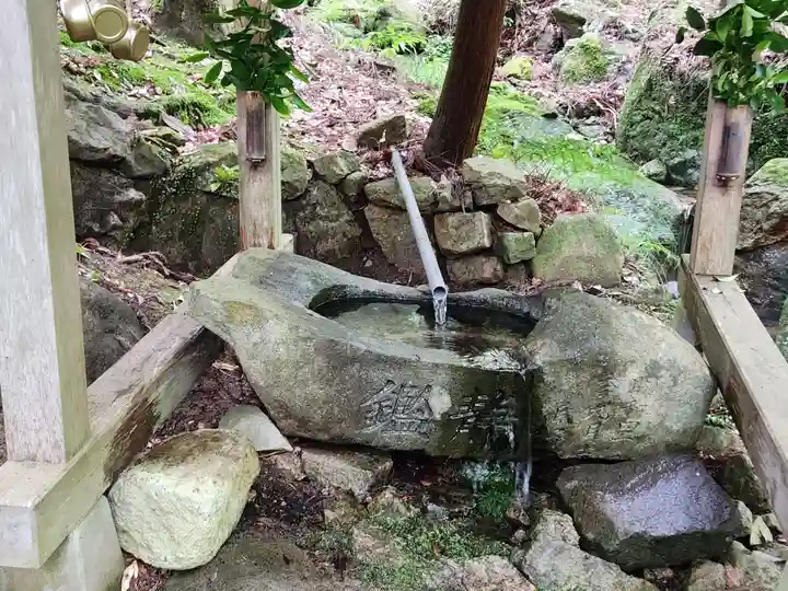 石龕寺の手水舎