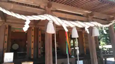 三柱神社の本殿・本堂