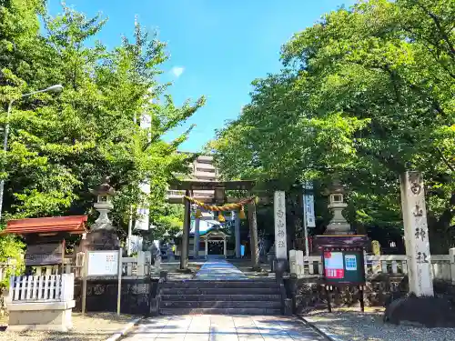 白山神社の鳥居