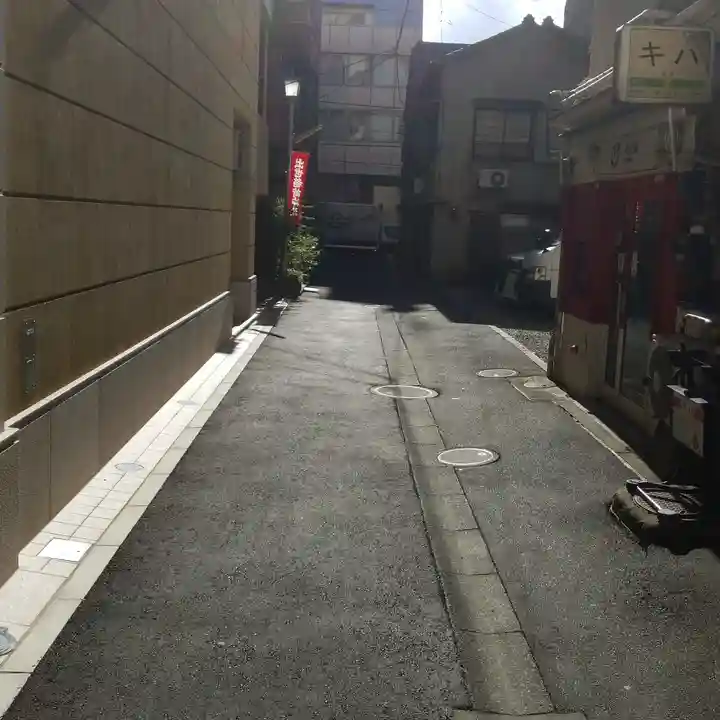 出世稲荷神社/岩代稲荷神社の周辺