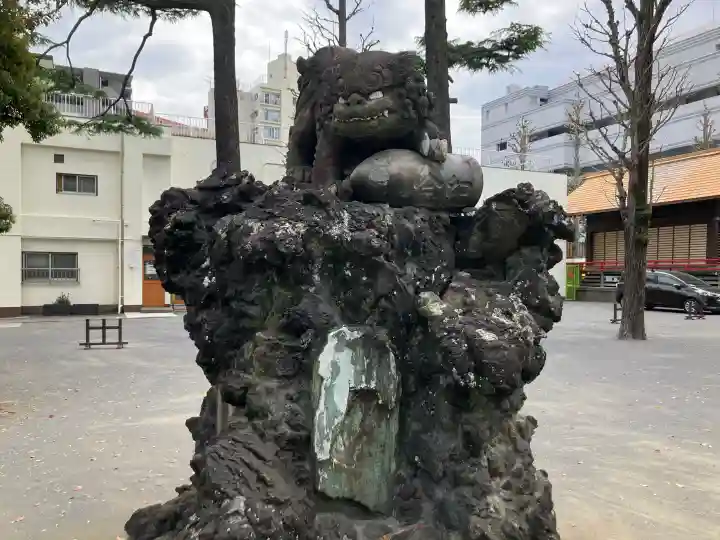 お三の宮日枝神社の{uncategorized: "未分類", other: "その他", undefined: "問題あり", building: "その他建物", grave: "お墓", sacred_gate: "鳥居", guardian: "狛犬", statue: "像", buddha: "仏像", history: "歴史", nature: "自然", garden: "庭園", animal: "動物", pagoda: "塔", temizu: "手水舎", mountain_gate: "山門・神門", sanctuary: "本殿・本堂", subordinate: "末社・摂社", art: "芸術", scenery: "景色", jizo: "地蔵", ema: "絵馬", goshuin: "御朱印", omikuji: "おみくじ", items: "授与品その他", amulet: "お守り", goshuincho: "御朱印帳", eats: "食事", festival: "お祭り", votive_dance: "神楽", shichigosan: "七五三参", wedding: "結婚式", experience: "体験その他", initially: "初詣", around: "周辺", anti_infection: "感染症対策"}