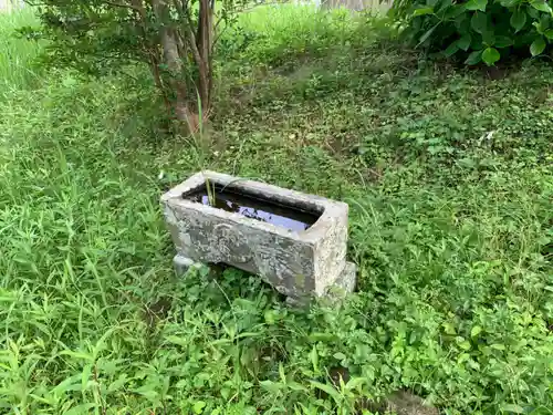 六所神社の手水舎