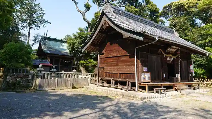 賀久留神社の本殿・本堂