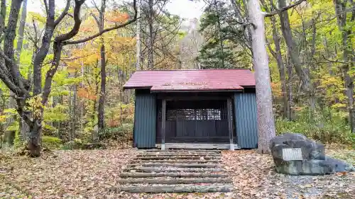 中宇莫別神社の本殿