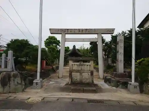 県明神社の鳥居