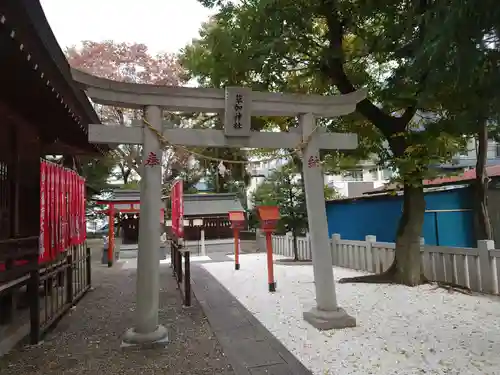 草加神社の鳥居