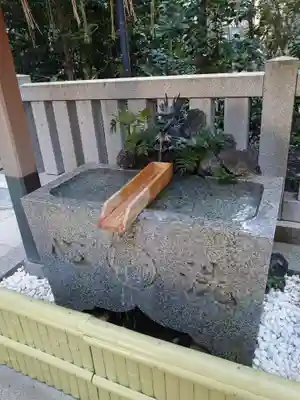 福徳神社（芽吹稲荷）の手水舎