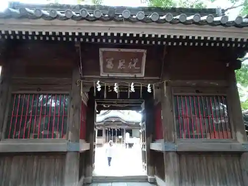 鳥飼八幡宮の山門